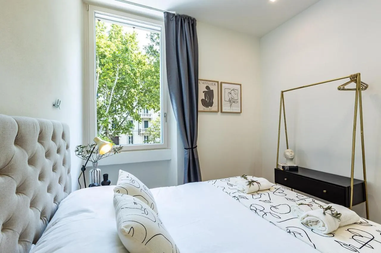 Tatil Evi *Villa Olivo*With Private Terrace & Jacuzzi + 3Bedrooms Milano